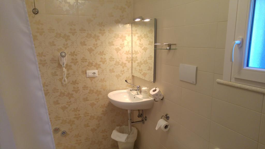 Mediterranea Sea House Montesilvano Phòng bức ảnh